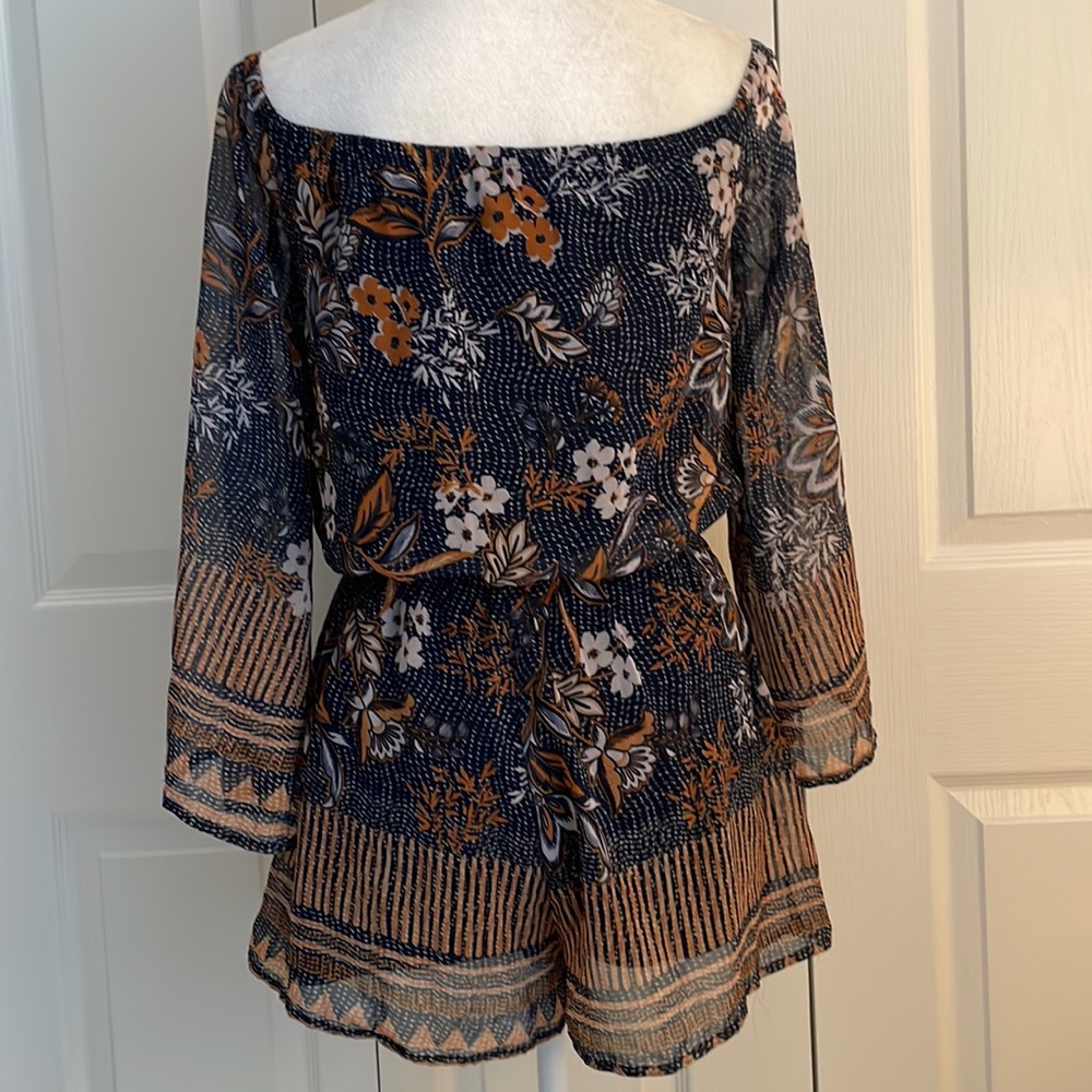 Papaya Women’s SZ S Floral Off Shoulder Romper Elastic Waist and Bell Sleeves